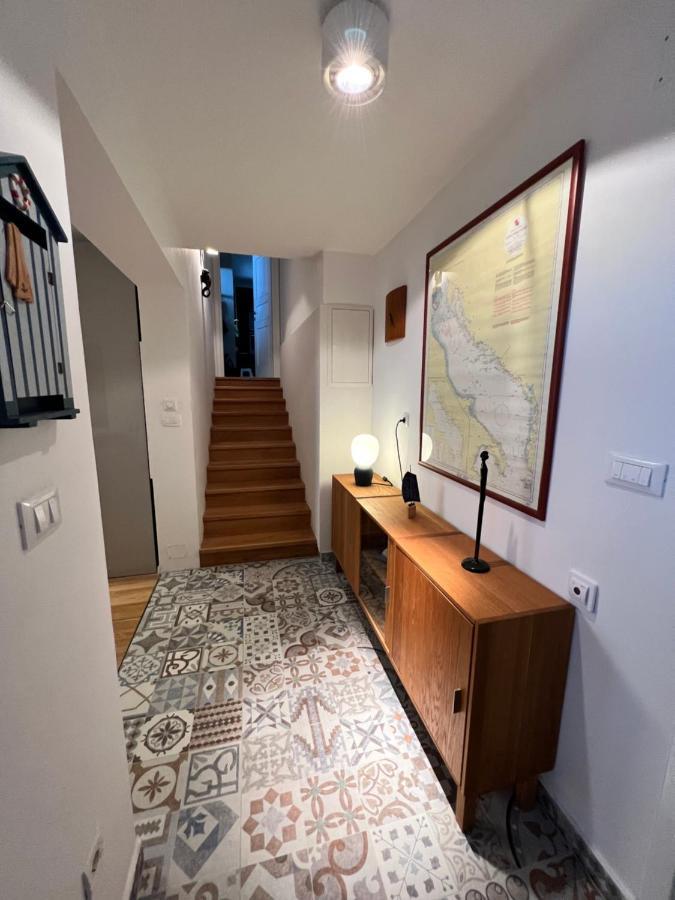 Dreamtime - One Badroom And 1 Livingroom Apartment *